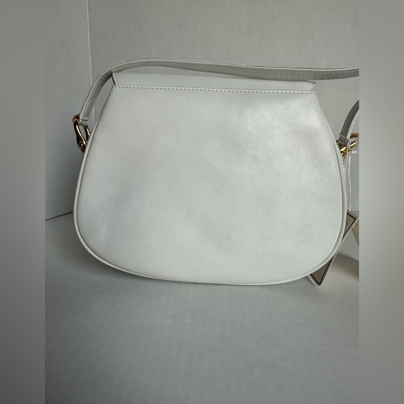 Authentic GIVENCHY vintage Shoulder bag flap gold hardware - Picture 9 of 15